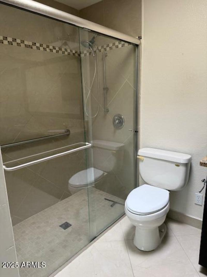 Villa Monterey - Primary shower