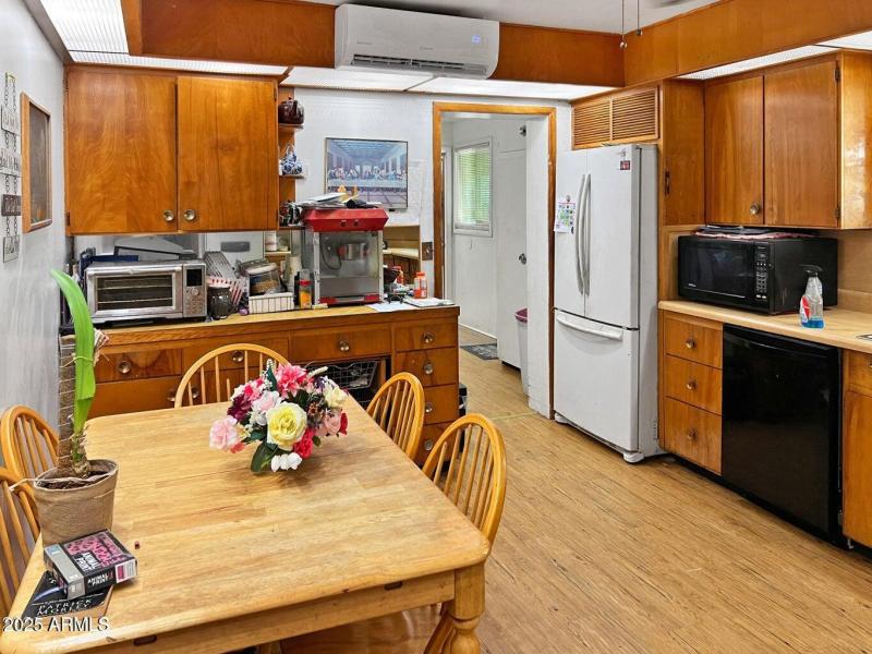 20250817181000283862000000-o