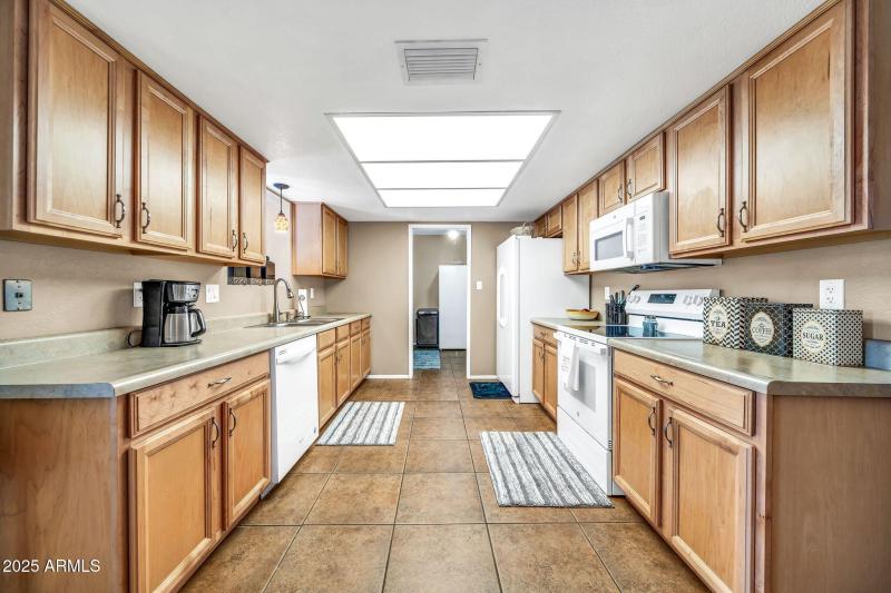 mls_9653 W Purdue Ave-17