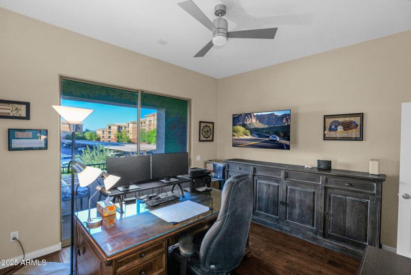 3rd bedroom w/ balcony