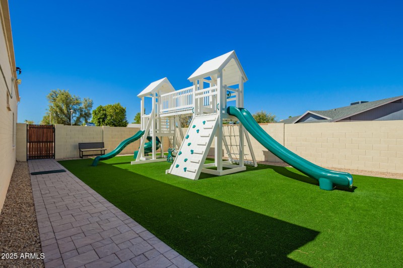 High-end Play Set Included!