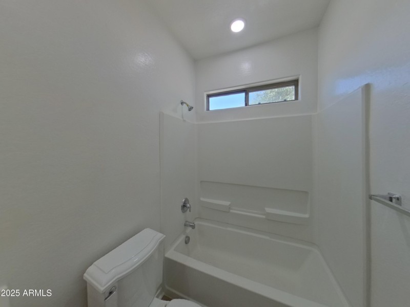 12_pc_5XlRcylgIQ_V0T3wxsqPv_layout_0