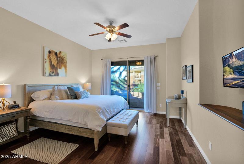 Main primary suite w/ balcony