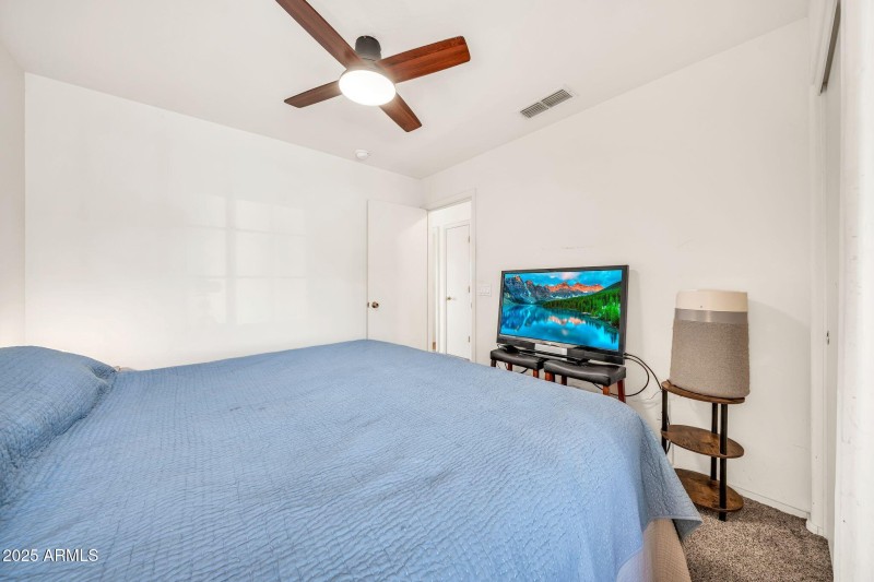 12119 W Dahlia Dr-16