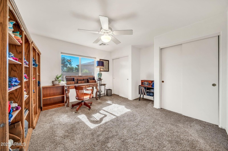 12119 W Dahlia Dr-20