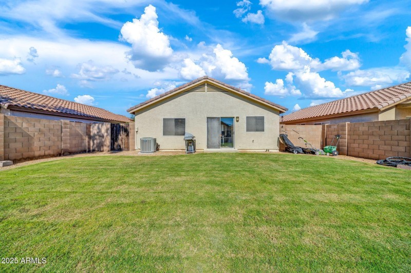 12119 W Dahlia Dr-24