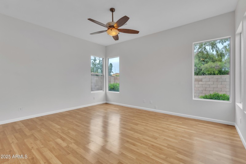 MANY WALLS 4EZ FURNITURE PLACEMENT IN FR