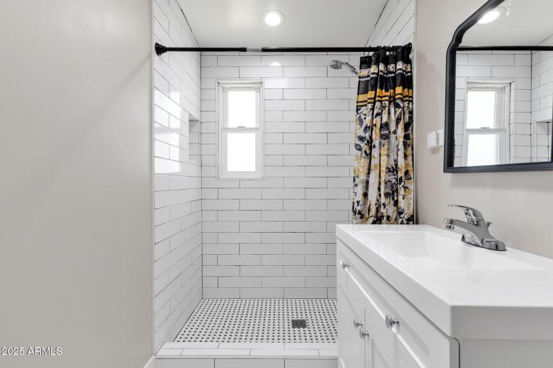 25-web-or-mls-345-w-montecito-ave