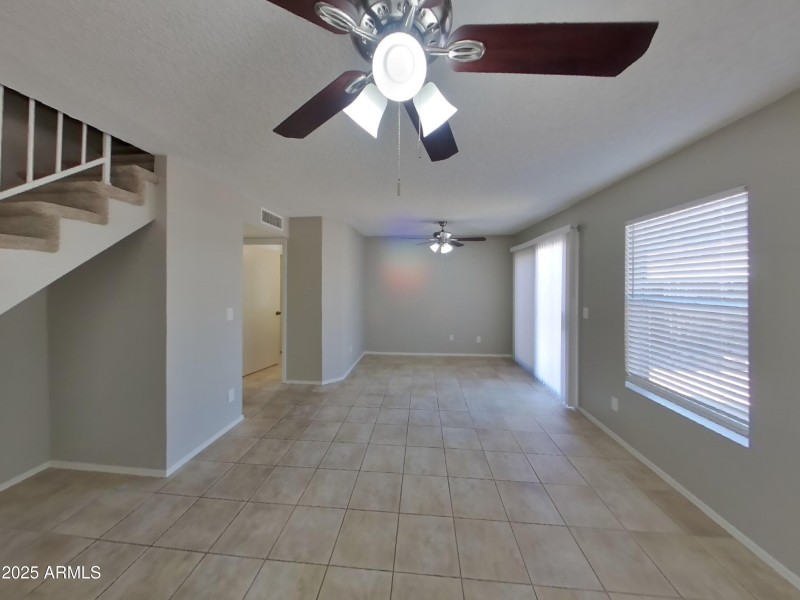 1_pc_WmUEwPIDmD_QnjccfOPem_layout_1