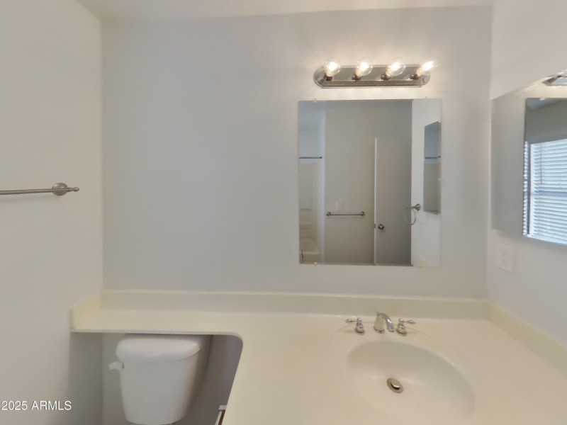 16_pc_8F69OTQW3C_yRPqnxennC_layout_1