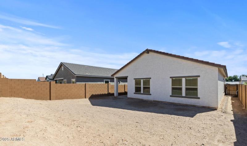 MR Lot #68 Back Exterior 3 (Large)