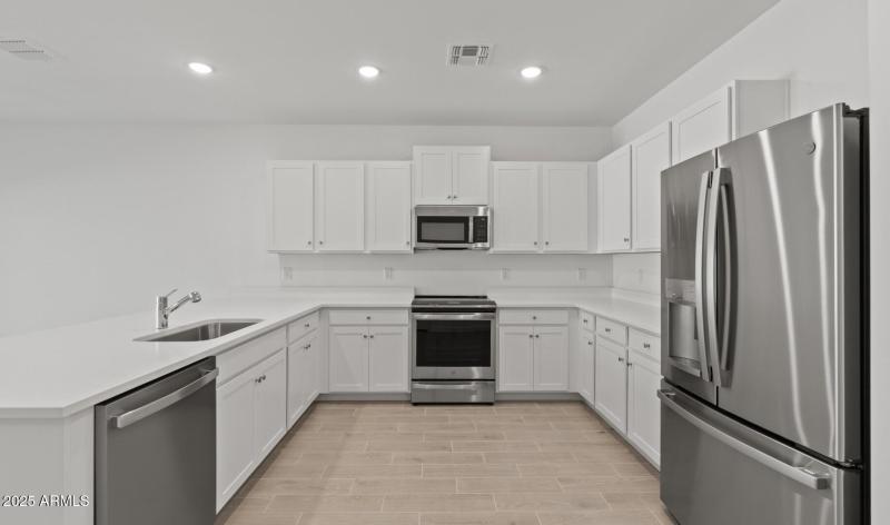 MR Lot #68 Kitchen 3 (Large)