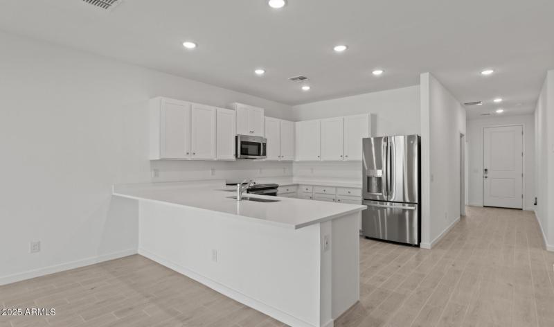 MR Lot #68 Kitchen 2 (Large)