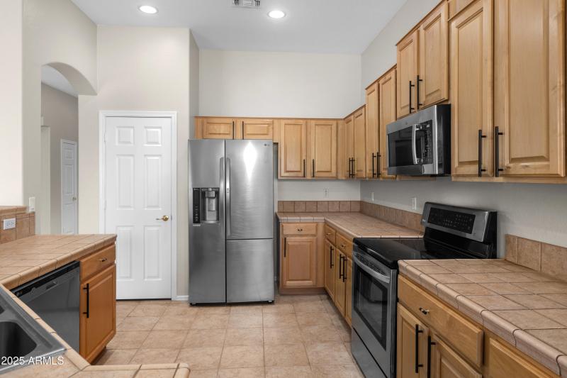 7080-E-Casa-Requena-Drive-14