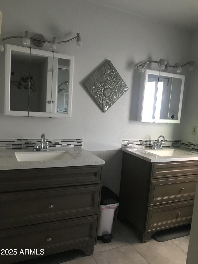 Primary double sink/drawer cabinets