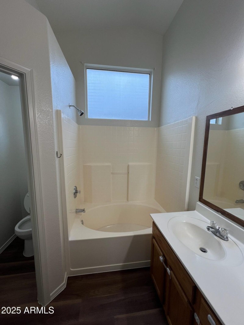Elmer Diaz 81st Ave Master bath