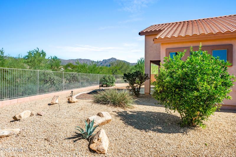 7080-E-Casa-Requena-Drive-44