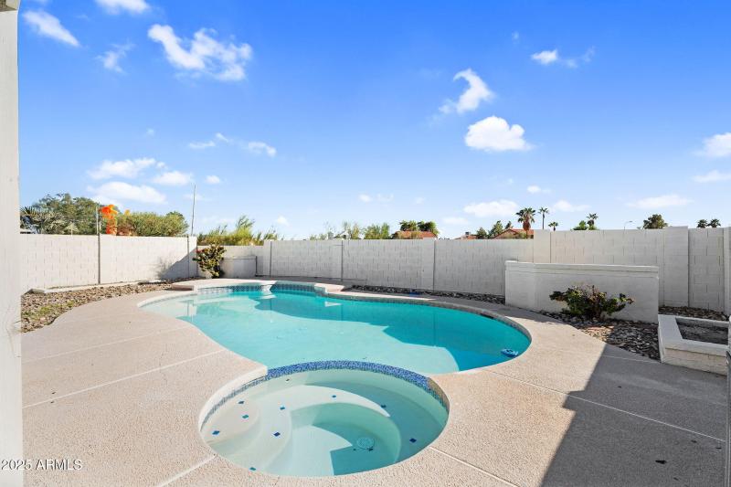 29-web-or-mls-4507 E Monte Way-29