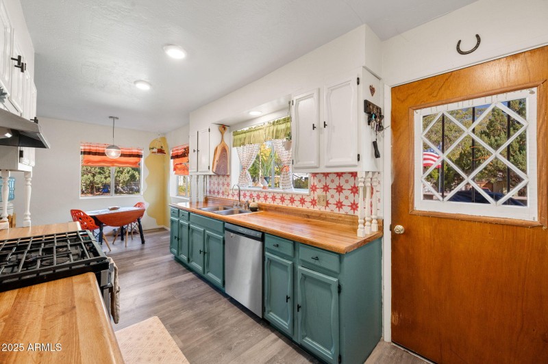 Kitchen to Breakfast Nook