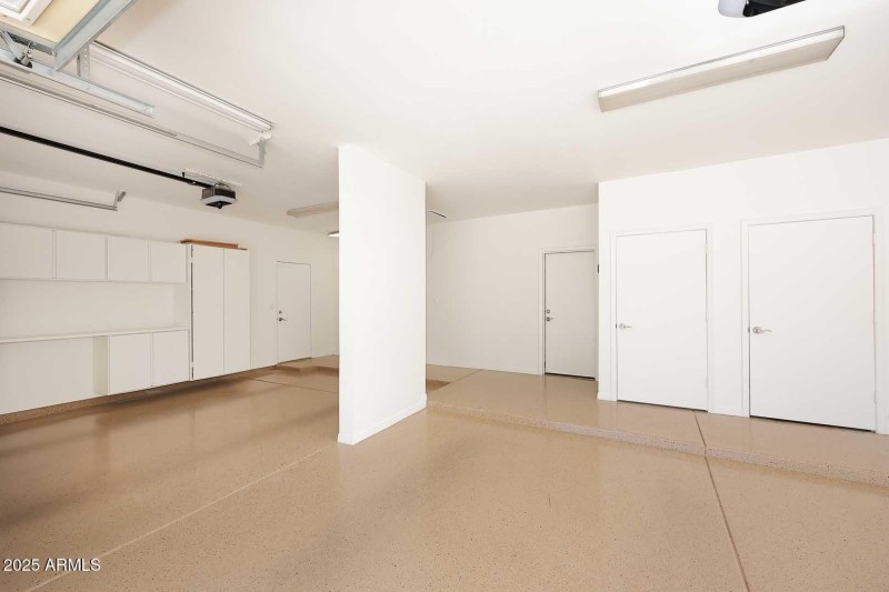 Epoxy Garaga-Storage Rooms