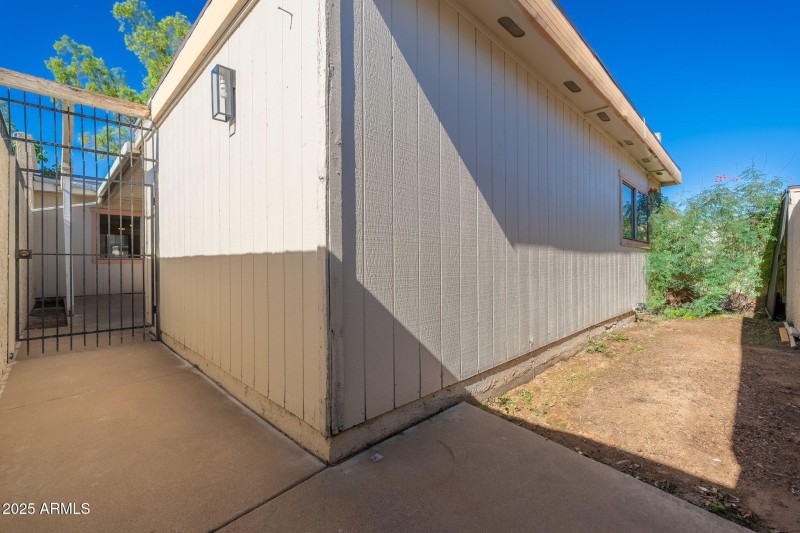 8120 N 32nd Ave - 30