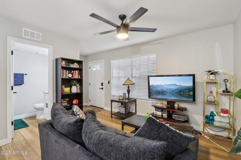 4-web-or-mls-N Alma School Rd-S1710-004