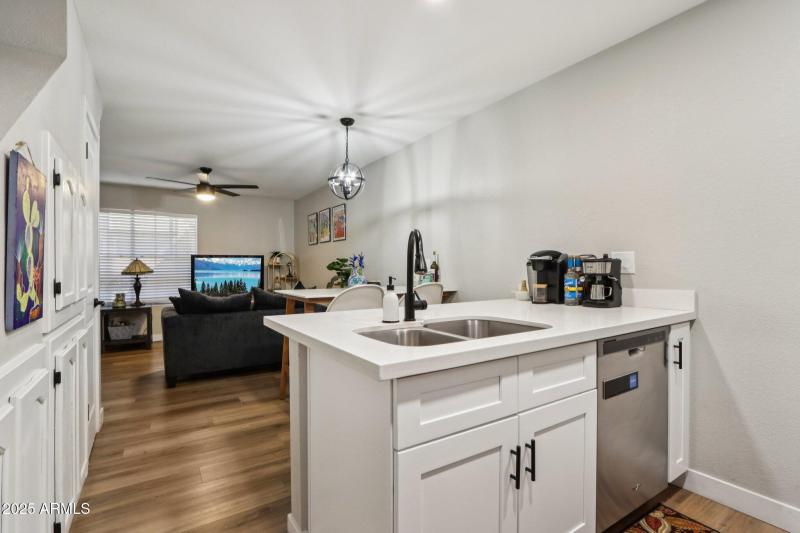 10-web-or-mls-N Alma School Rd-S1710-010