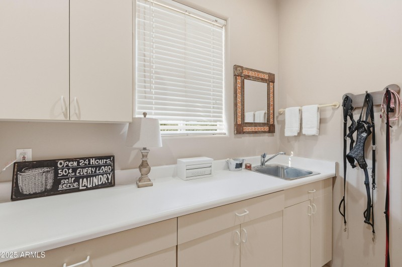 Laundry room W/sink