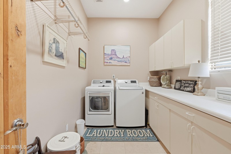 Laundry room W/sink