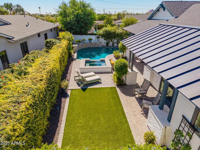 68f249_09-Lafayette Drone