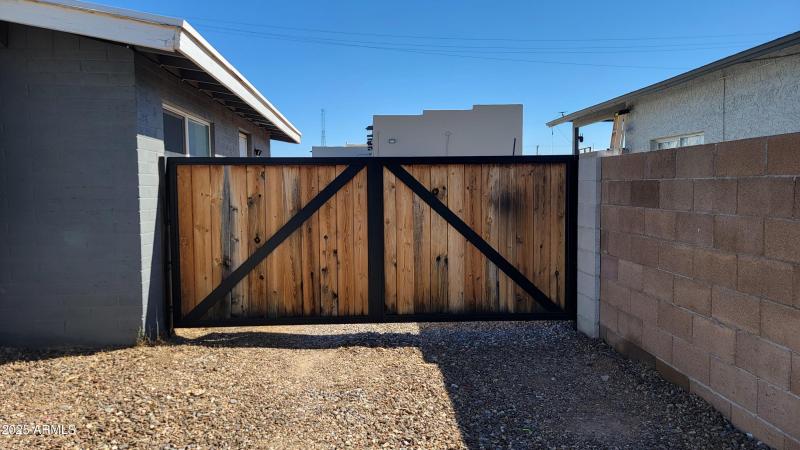 Custom RV Gate