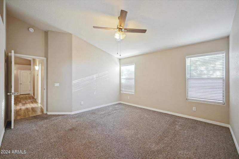 09-009-primary-bedroom