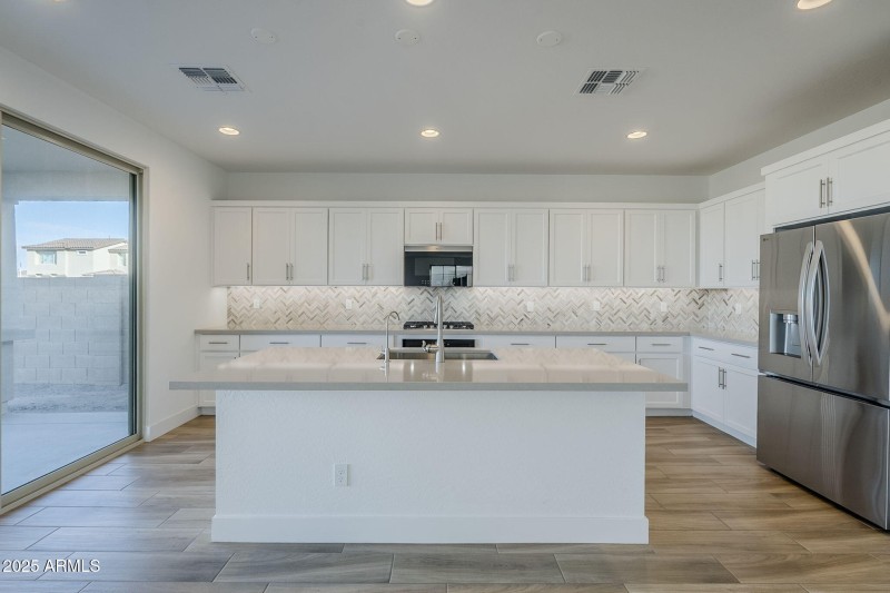 11-web-or-mls-214th-11