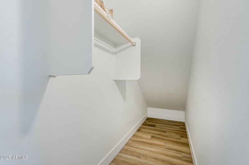 25-web-or-mls-214th-25