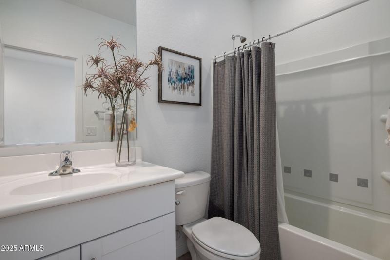 13-Guest Bathroom