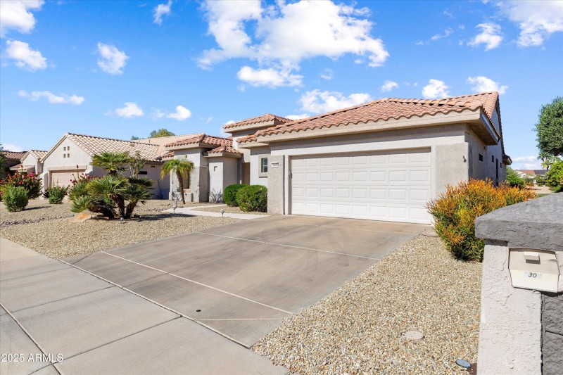 02-15304 W Sierra Vista Dr