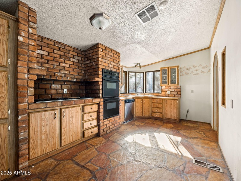 15-web-or-mls-3328 Crimson Rd-104