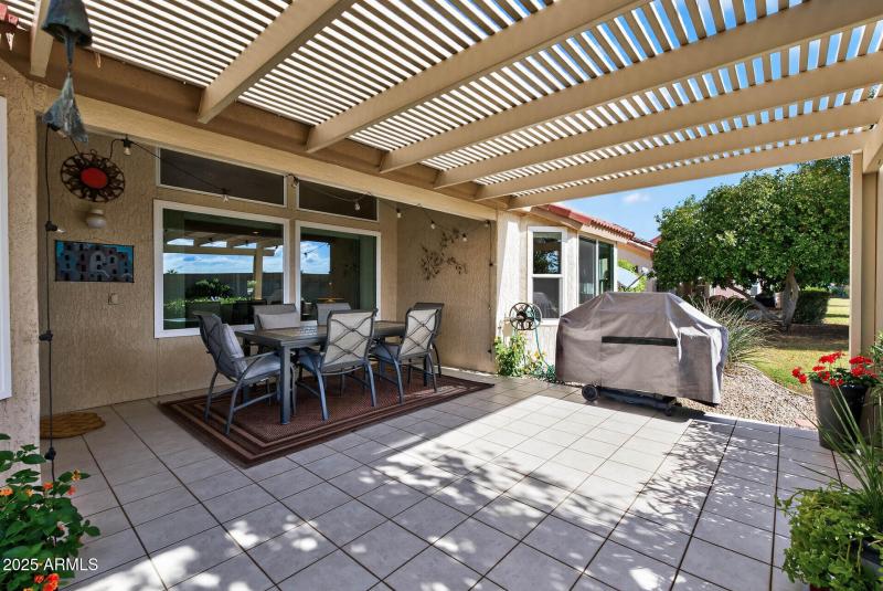 Tiled Patio w/pergola