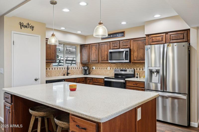 17-web-or-mls-N Kaanapali Dr-S1810-017