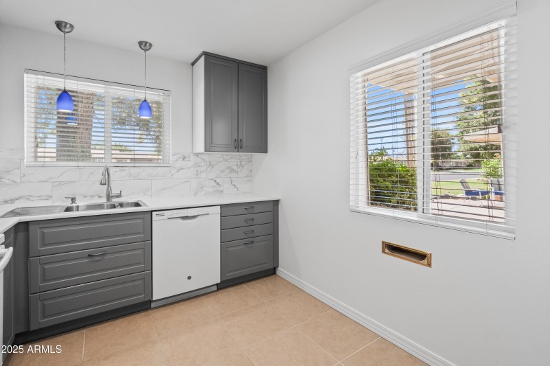 10926 W Abbott Ave-30