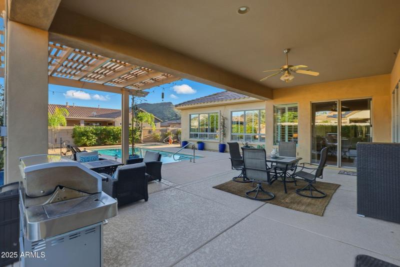 Covered Back Patio & Trellis