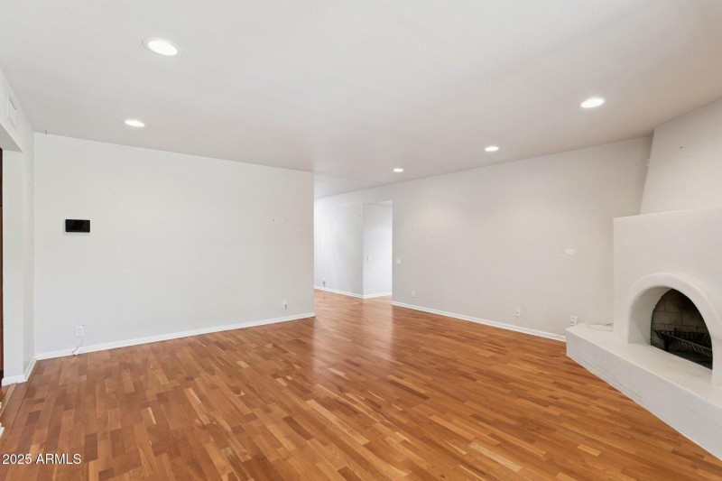 7-web-or-mls-8919-n-80th-pl