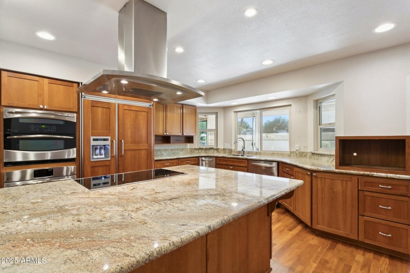 12-web-or-mls-8919-n-80th-pl