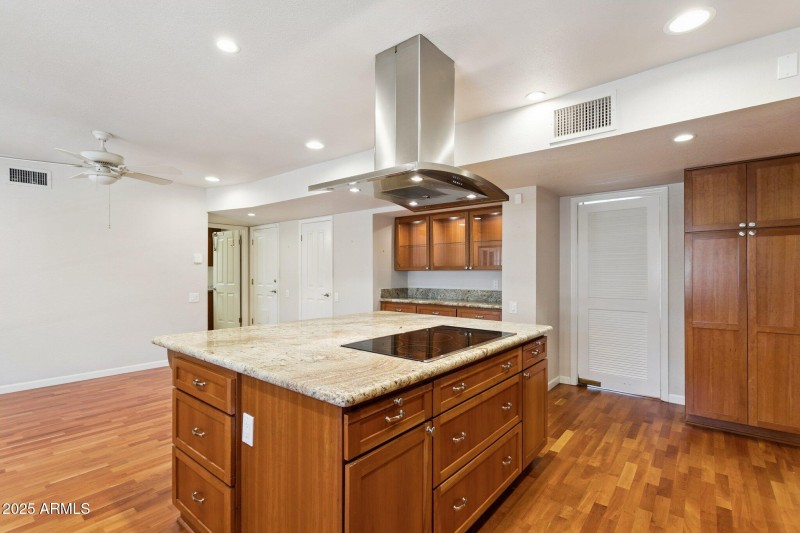 15-web-or-mls-8919-n-80th-pl