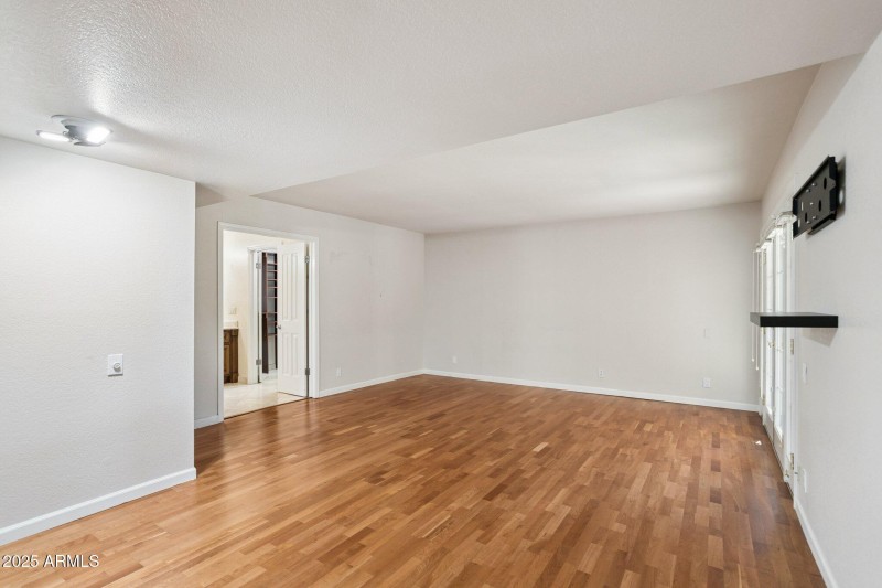 16-web-or-mls-8919-n-80th-pl