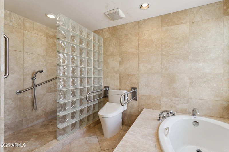 21-web-or-mls-8919-n-80th-pl