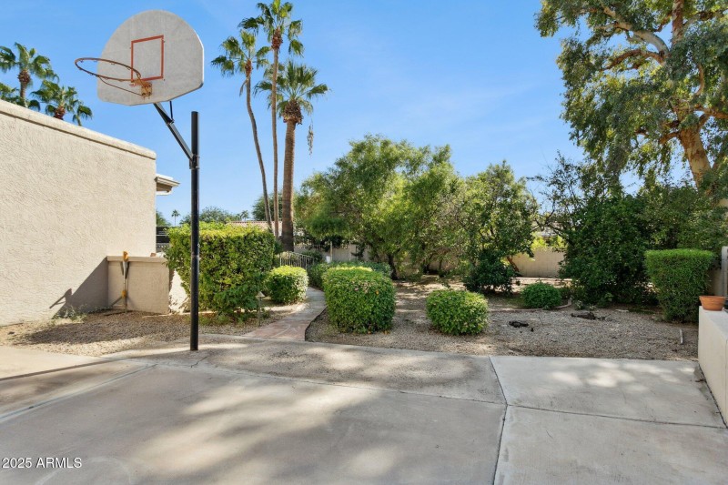 52-web-or-mls-8919-n-80th-pl