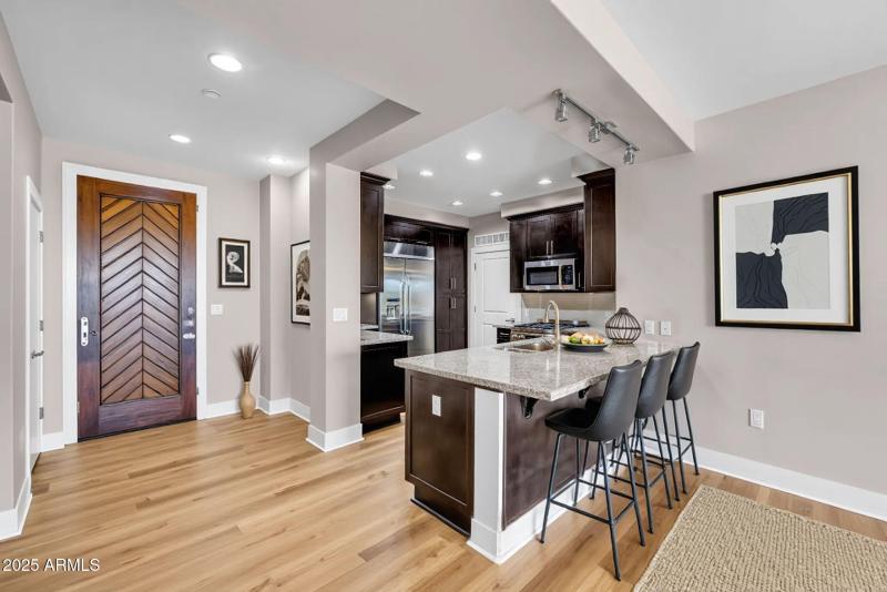 11-web-or-mls-collov-ai_20251016222735_w