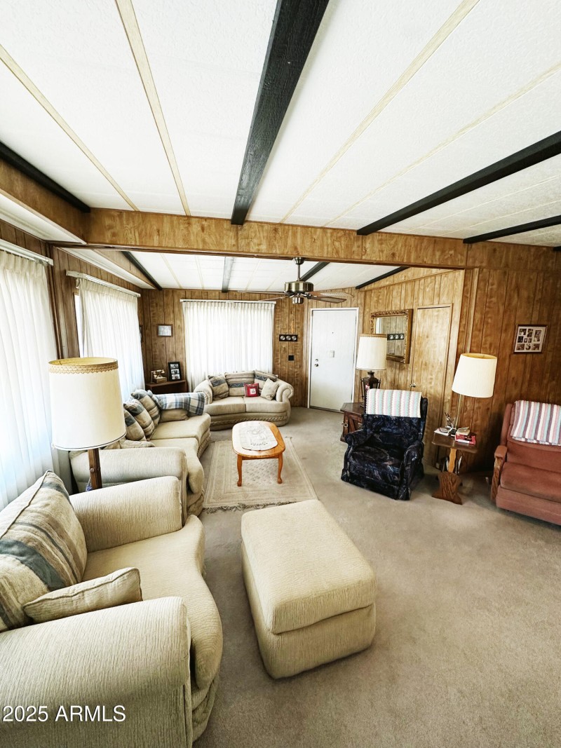 D8B1EF9F-F157-4C81-BB64-5118D8EC9F75