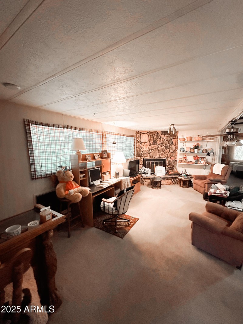 5259CE2C-B490-40E9-8916-565283993EEB